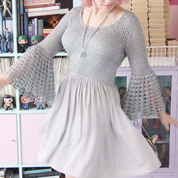 Vintage silver metallic bell sleeve crochet dress - fits like a Medium - Picture 3 of 8